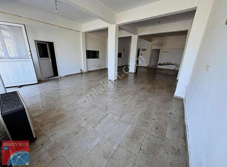 Sultanbeyli'de 125 M2 Düz Giriş Kiralık Dükkan