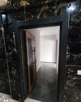 Karlıbayırda Sitede 2+1 Lüx Otoparklı Zemin Kat