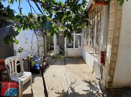 Ertuğrul Gazi Mah Satılık Müstakil Ev Ve Arsası