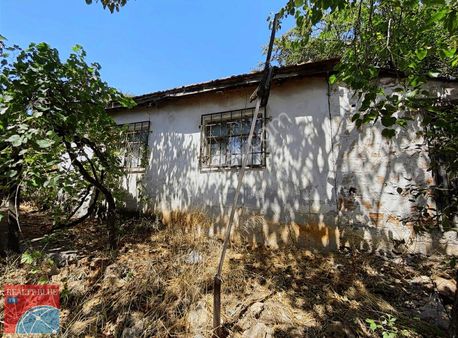 Ertuğrul Gazi Mah Satılık Müstakil Ev Ve Arsası