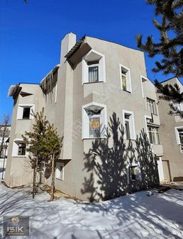 Işık Gayrimenkul'den Komple Satılık Bina (2 Adet 3+1 2 Adet 1+1)