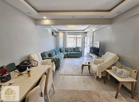 Üsküdar Sultantepe' De -otoparklı 2+1 İçi Yapılı Köşe Daire