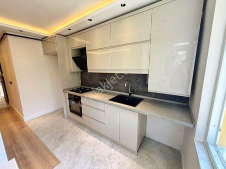 Poligon Metro Yanında Arakat Satılık 3+1 Tadilatlı Daire