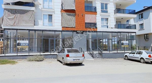 İzmir Yoluna 800 Metre Mesafede Geniş Kiralık İşyeri