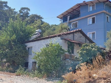 Muğla Ortaca Sarıgerme Merkezde 485 M² İmarlı Satılık Arsa – Köy Evi + Depolu