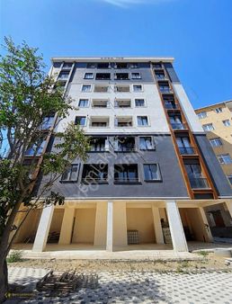 Cumhuriyet Mahallesi Cadde Üzeri 1 Yaşında 2+1 Satılık Daire