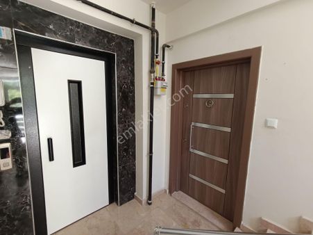 Acil Satılık Süper Konumda 130.metre Kare 3+1.sıfır Ayarına Lüxs Daire