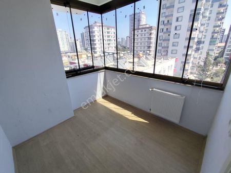 Huzurevlerinde 2+1 Açık Mutfak Hasarsız Doğalgazlı 8 Yaşında Genç Bina