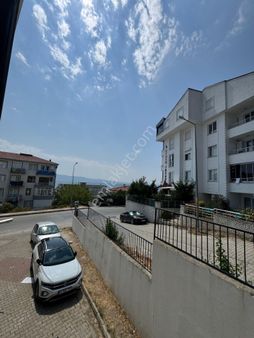 Armutlu İskele Merkeze Yakın 2+1 Daire.