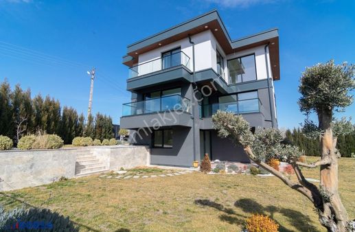 Gölbaşı Karşıyaka Da Full Yapılı 5+2 Satılık Villa