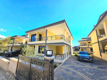 Vahdet'ten Tek Yetkili Gürede Site İçi Otoprklı Sıfır 3+1 Dublex