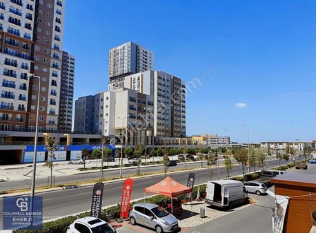 Cadde Flora'da Prestijli Ticari Kiralık Dükkan