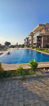 Davutlar Merkezde 1+1 Havuzlu Sitede Daire