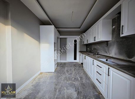 Kutlardan Bülbülzade Gapgros Kavşağı Civarı Fırsat*2+1*daireler.