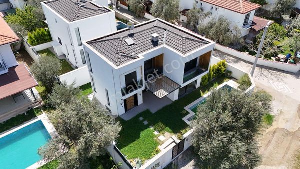 Güre De Efsane Göz Kamaştıran Havuzlu Saunalı 5+1villa