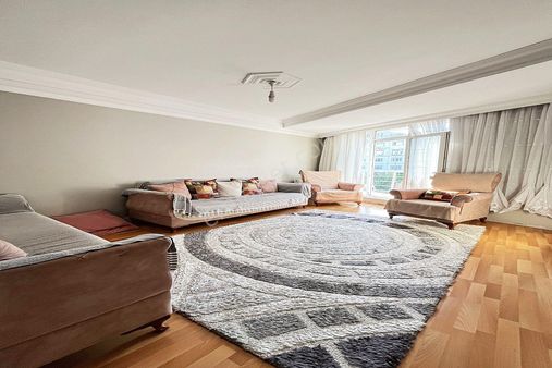 Meydan Ardıçlı Projesine Komşu Satılık Geniş 2+1 Arakat Daire