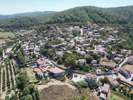 Joker: Akçapınar'da Satılık Tapuya Kayıtlı Ev Ahır Ve Tarlası