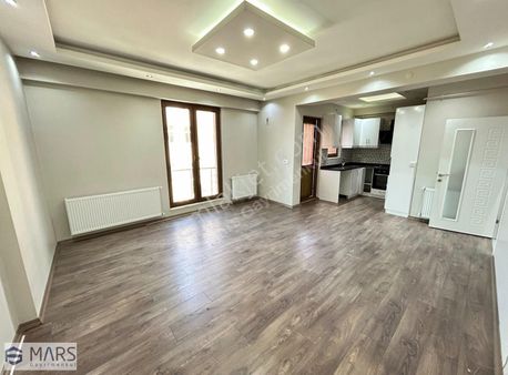 Çarşıda Ebeveyn Banyolu 3+1 ,asansörlü Geniş Kiralık Daire