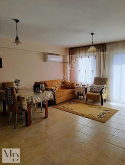 Çeşme Merkezde Geniş Teraslı Satılık Daire