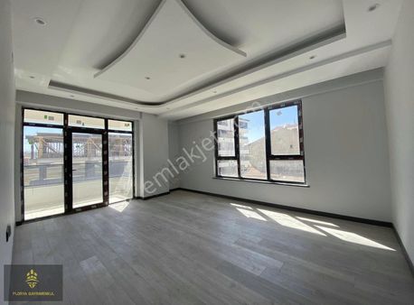 Florya Gm Özel Garajlı Tarih Bulvarı Yakını Ayrık Nizam 2+1