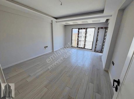 Kuvvet Den 19 Mayıs Bulvarına 2. Bina Satılık 2+1 Daire.!!