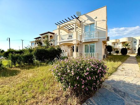 Denize Yakın Site Düzayak Konum Köşebaşı Ev Ön Blok Özel Plajlı Krediye Uygun Eşyalı Daire Yabancıda