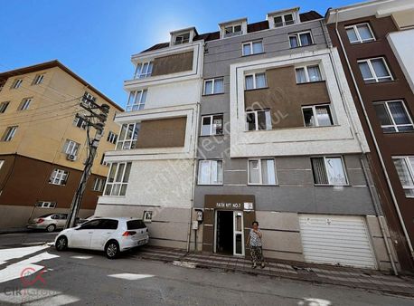 Clk Gm'den Gaffar Okkan Caddesi Yakını Kiralık Arakat 3+1 Daire