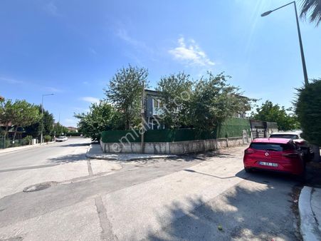 Merkezi Konumda Avmye Yürüme Mesafesinde Satılık 4+1 Villa