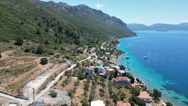 Joker: Söğüt Denize 45 Metre Yakınlıkta Mükemmel Konumda Satılık Tarla