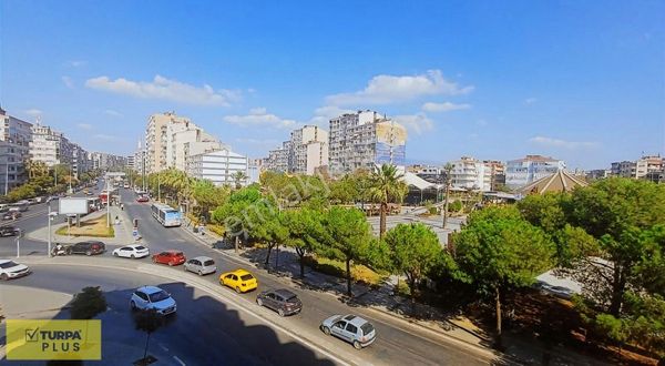 İnönü Caddesi Metro Yakını Asansörlü Otoparklı Kiralık Daire 4+1