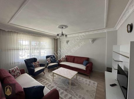 Toprak Gayrimenkul'den Adliye Arkası Eşyalı 3+1 Kiralık Daire