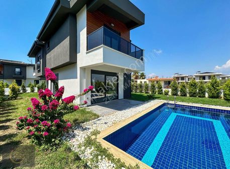 Evrensekide Müstakil 3+1 Havuzlu Satılık Sıfır Villa