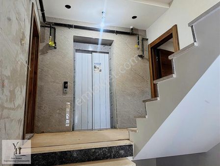 Cadde Üzeri M8 Metroya Yakın Boş Sıfır Balkonlu Arakat