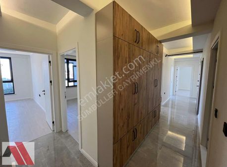 Sümbüller'den Gündüz Ökçün Y. İskanlı Ö.garajlı Şık Tasarım 3+1