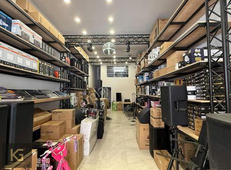 Sakarya Mahallesinde Sakarya Caddesinde Süper İşyeri