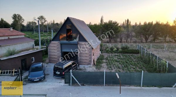 Konya Çumra'da Anayol Üzerinde Hazır Yapılı Bahçe Evi