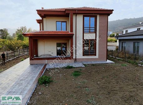 Epa Uğur'dan Cumayeri'nde Satılık Villa Ve Arsası