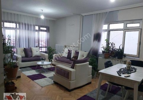 Esma.dan 3+1 Bagımsız'metro 1 Dakka Asansör 'kredıli Merkezde Tüm Servislerin Geçtigı Hat Satılıktır