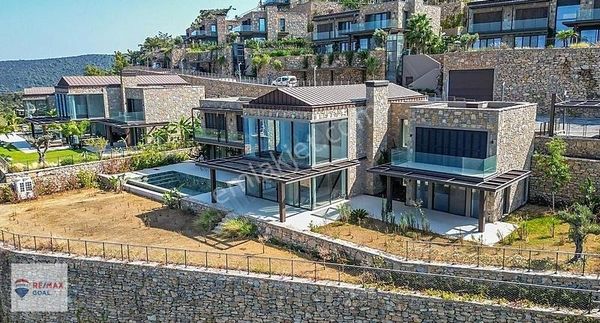 Bodrum Seba Gölköy'de Eşsiz Manzaraya Sahip 7+2 Satılık Villa