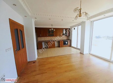 Balkonun Evi Var!!!!geniş Oturumlu Fulll Extralı Daire