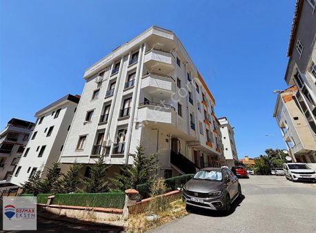 Çekmeköy Mehmet Akif Mah. Katta Tek Kiracısız Satılık 2+1 Daire