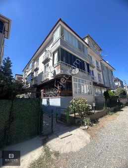 Sakarya Karasu'da 1+1 Ara Kat Cam Balkonlu Eşyalı Satılık Daire