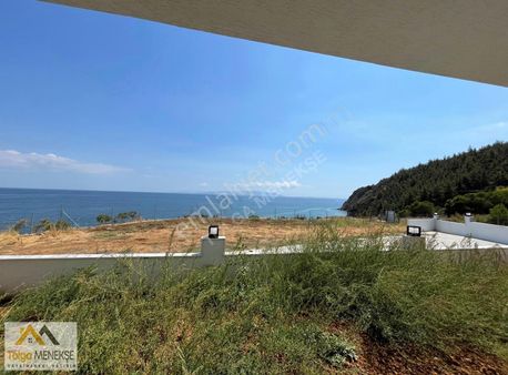 Kumbağ'da Denize Sıfır 100 M2 Bahçesi Olan 2+1 Satılık Daire
