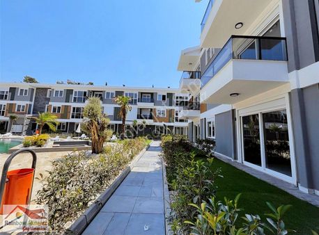 Evrenseki'de 1+1 Havuzlu Sitede, Kendi Bahçesi Olan Daire.