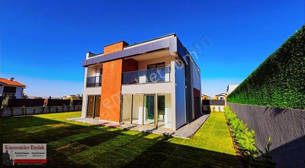 Dulda Pera 1. Sitesinde Muhteşem Konumda Satılık Köşe Villa