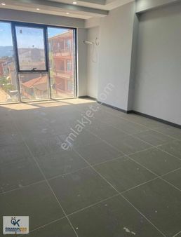 Sessiz, Şık, Verimli: 1+1 Ofis