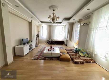 Alan Emlak; Tramvayın Altında, Mükemmel Konumda, Klimalı Daire