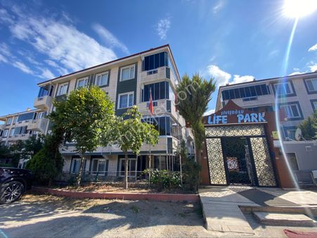 Havuzlu Sitede Eşyalı Kiralık Daire