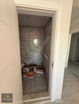 Atatürk Mah'de Ulubatlı Hasan İlkokulu Yakını 2+1 Satılık Daire