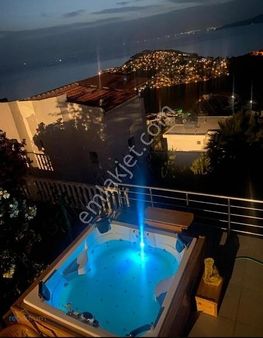 Filiz Sitesi Deniz Manzaralı Jakuzili Eşyalı Kiralık 1+1